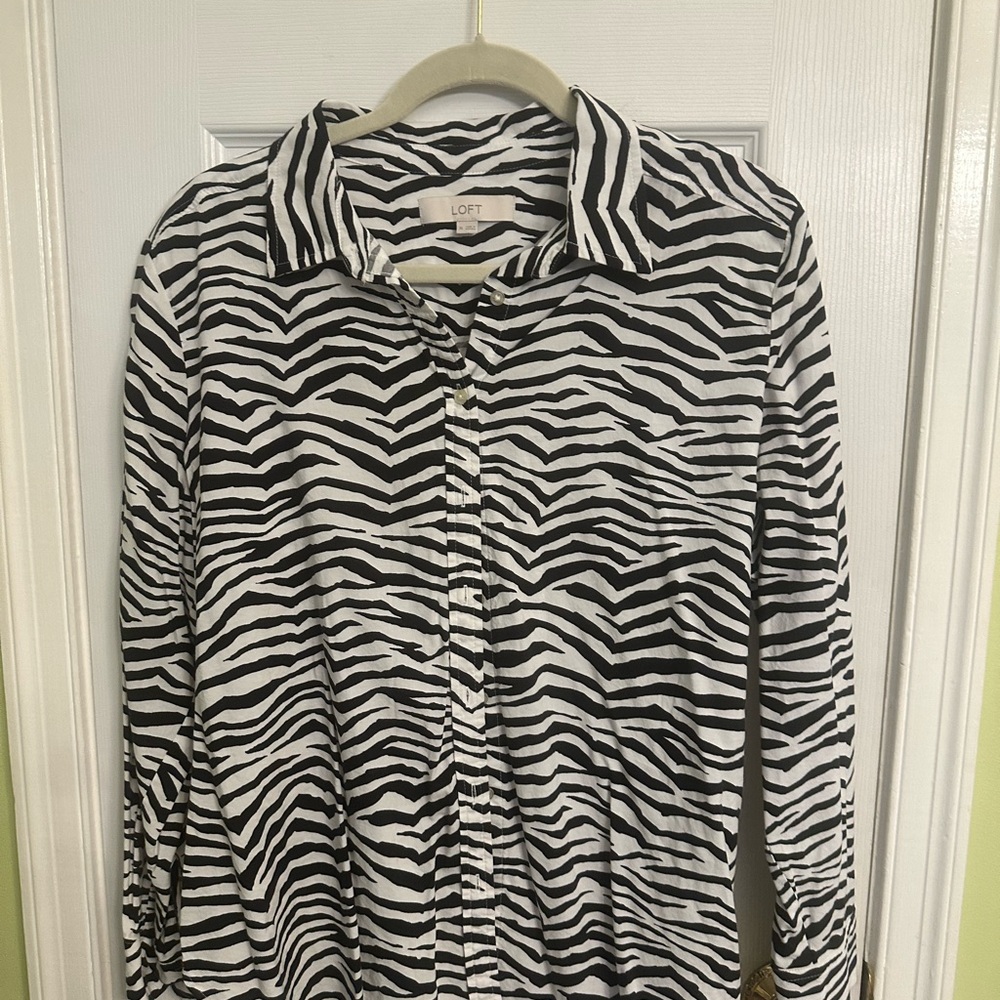 LOFT Black and White Casual Button Down Shirt (zebra print)